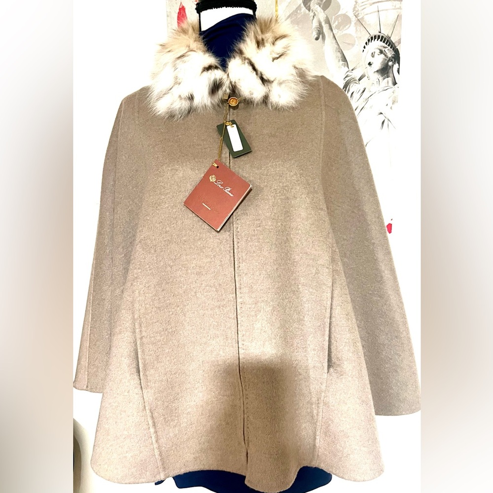 Loro Piana Maddox Baby Cashmere & Gatto Lince Cape. 🤎💛